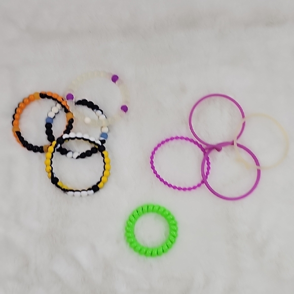 Bundle of 8 Rubber Bracelets - Picture 1 of 4